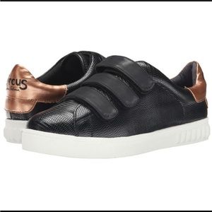 Circus by Sam Edelman Chase Sneakers Black Gold Size 8